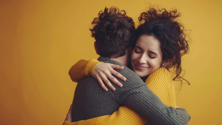 Cómo influyen los abrazos en nuestro bienestar psicológico